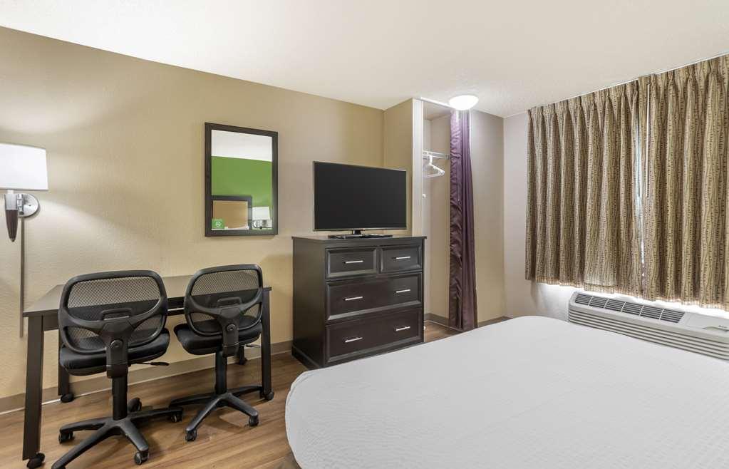 Extended America Select - - Stadium Blvd 2*