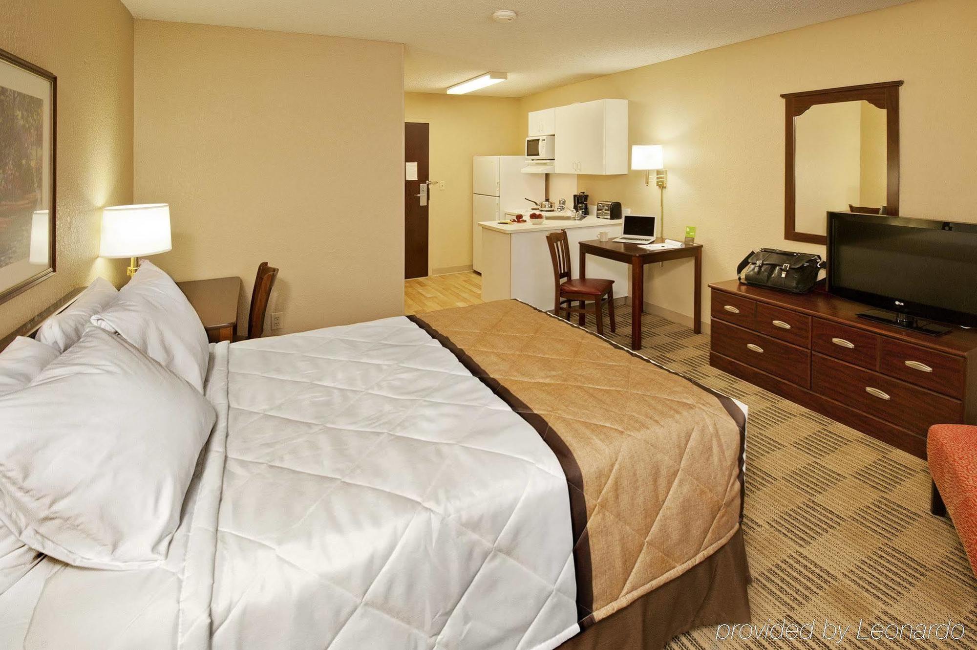 Extended America Select - - Stadium Blvd Hotel 2*