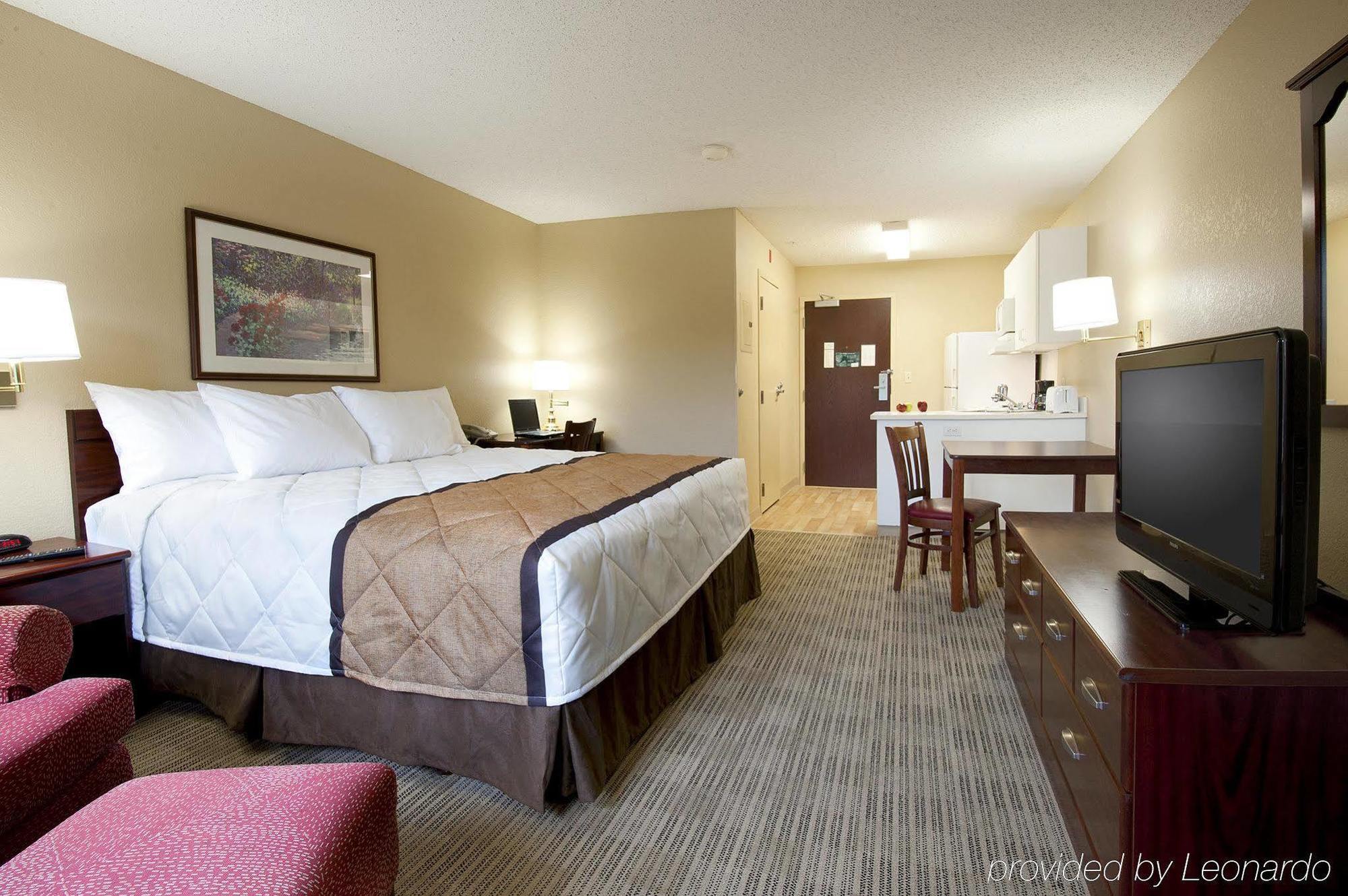 Extended America Select - - Stadium Blvd Hotel